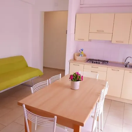 Ferienwohnung Fuer 5 Personen Ca 50 M In Bibione, Venetien Provinz Venedig アパート ビビオーネ